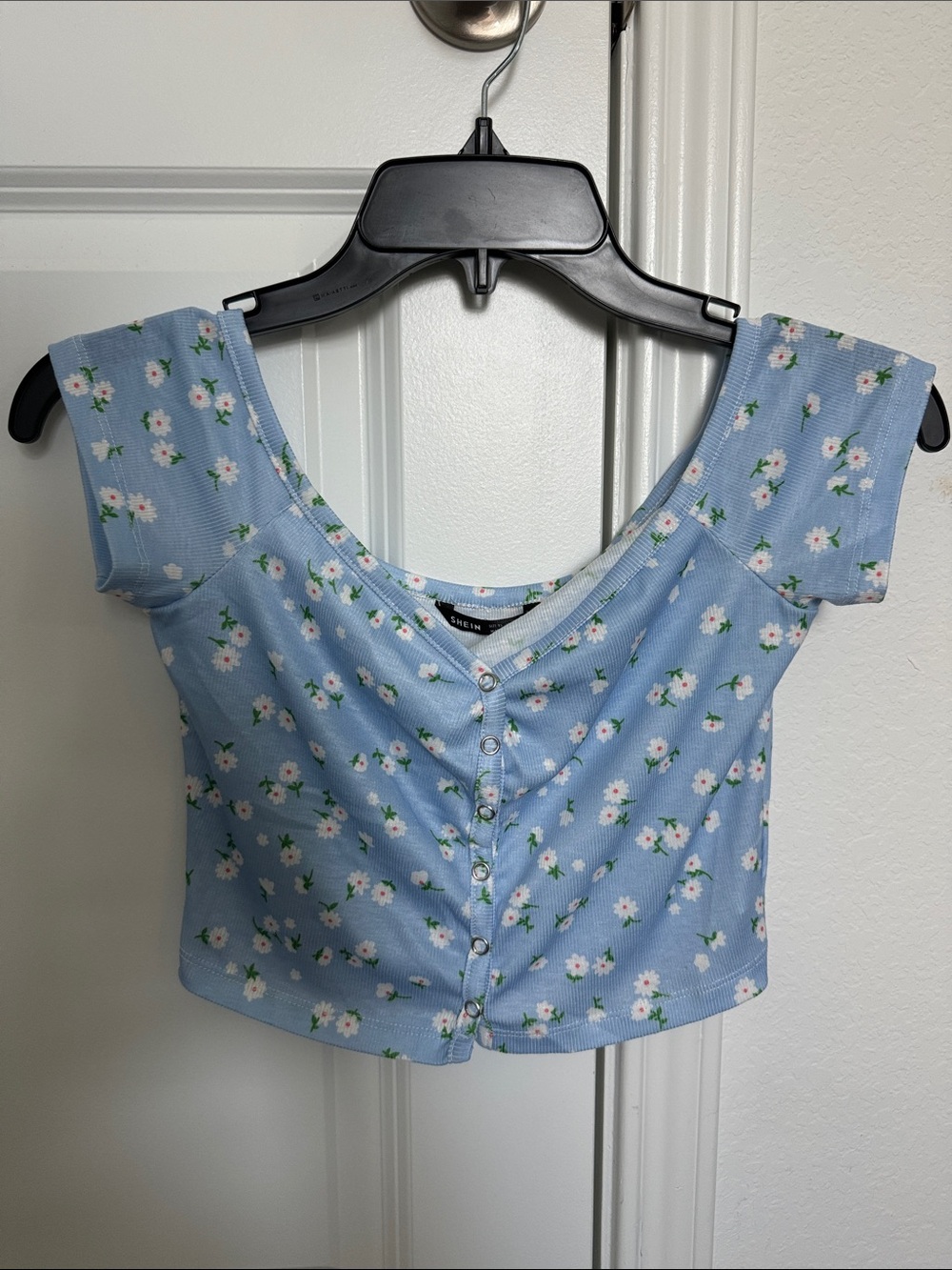 SHEIN Light Blue Floral Crop Top